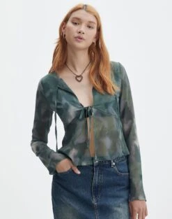 Split Tie Front Print Blouse