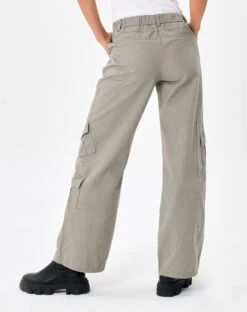 Mid Rise Straight Leg Cotton Cargo Pant 20 Mid Rise Straight Leg Cotton Cargo Pant -Everrastyle Shop calvin cargo pant its a lil dill back pw53226cot