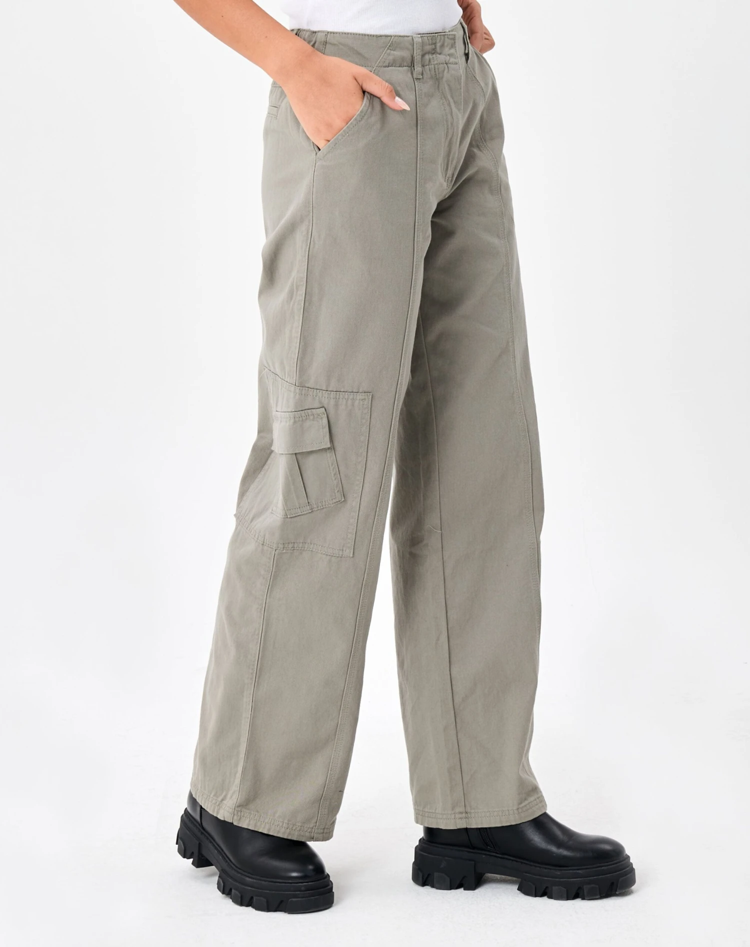 Mid Rise Straight Leg Cotton Cargo Pant 5 Mid Rise Straight Leg Cotton Cargo Pant - Image 3