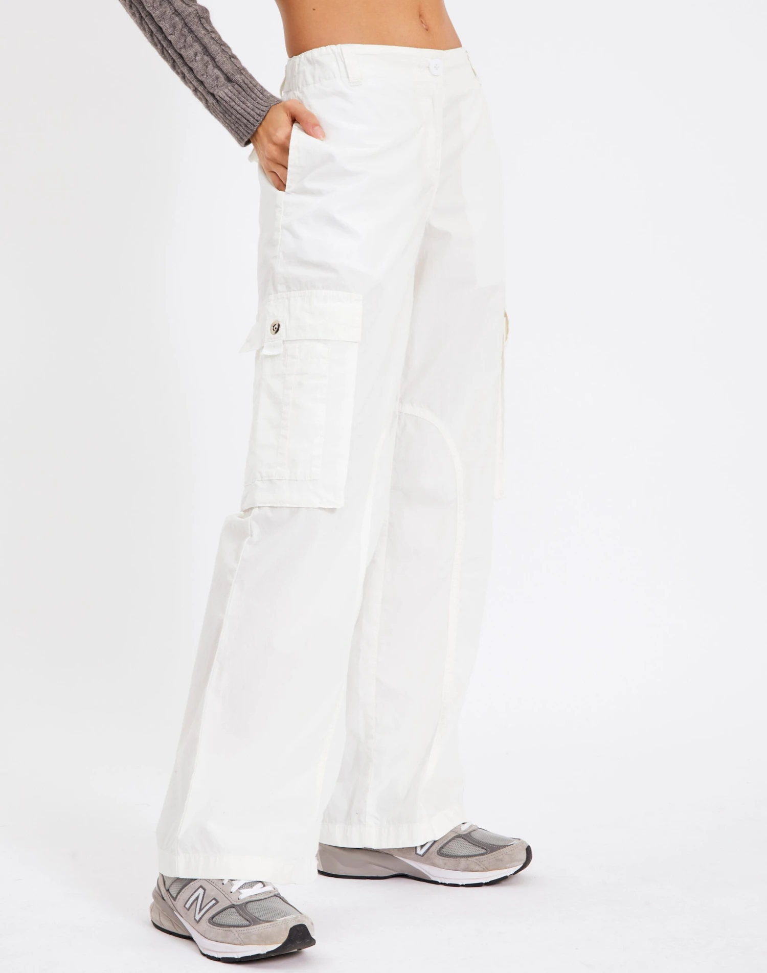Low Rise Cotton Cargo Pant 5 Low Rise Cotton Cargo Pant - Image 3