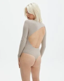 Supersoft Backless Long Sleeve Bodysuit -Everrastyle Shop cassidy cut out bodysuit dusty mink back tb118064pch