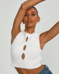 Strapless Textured Bandeau -Everrastyle Shop flore fluffy knit vest milk front kv94397flu 11