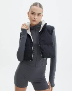 Reversible Cropped Puffer Vest -Everrastyle Shop holli cropped reverable puffer blackshelfie full vs91583ppr