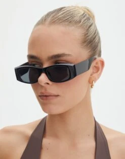 Cropped Zip Through Hoodie -Everrastyle Shop jenner square frame sunglasses black front ga155115sun 1
