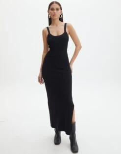 Round Neckline Knit Maxi Dress