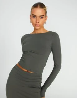 Supersoft Backless Long Sleeve Top -Everrastyle Shop layley longsleeve cypress back tl102955pch