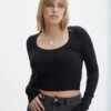 Scoop Neck Long Sleeve Crop Top 2 Scoop Neck Long Sleeve Crop Top -Everrastyle Shop mylie wide rib scoop black front tl111290vis