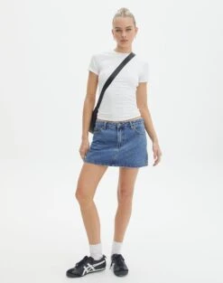 Low Rise Denim Mini Skirt -Everrastyle Shop r leni low rise hemmed mini skirt suzy mid wash detail ss55069rden