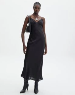 Lace Cupped Fitted Maxi Dress 39 Lace Cupped Fitted Maxi Dress -Everrastyle Shop r levi lace dress black front dl118358rsat 10