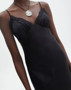 Maxi Lace Dress -Everrastyle Shop r levi lace dress black imageback dl118358rsat