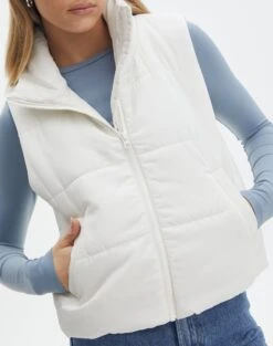 Cropped Puffer Vest 30 Cropped Puffer Vest -Everrastyle Shop r sloan cropped puffer vest bad to the bone back vs49501rcml