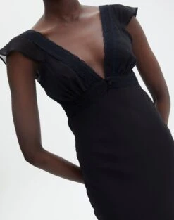 V Front Bias Cut Maxi Dress 25 V Front Bias Cut Maxi Dress -Everrastyle Shop rufus chiffon maxi dress black imageback dl92461peb