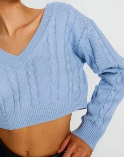 Cropped Cable Knit V Neck Jumper 19 Cropped Cable Knit V Neck Jumper -Everrastyle Shop tartt cable v neck crop monday blues imageback kl78966ca