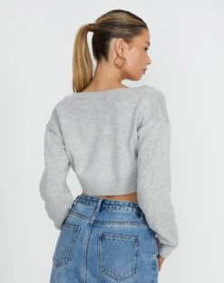 Cropped Knit V Neck Jumper -Everrastyle Shop tartt v neck crop pale grey marle back kl78966knt